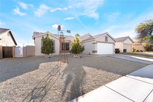 117 Honey Locust Dr, North Las Vegas, NV, 89031-7910 | Card Image