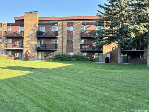 108-802b Kingsmere Blvd, Saskatoon, SK, S7J4B7 | Card Image
