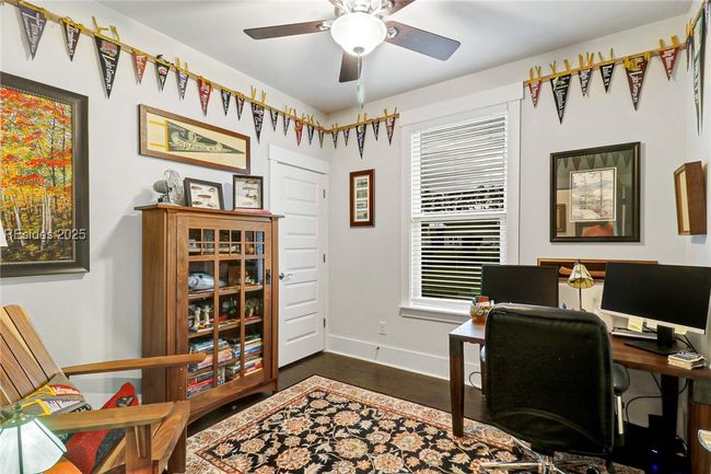 Guest Bedroom 1 | Image 24