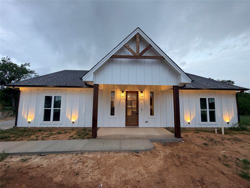518 Strong St, Bowie, TX, 76230-5523 | Card Image
