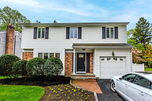 22 W Maple Rd, Greenlawn, NY, 11740-1015 | Card Image
