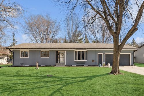 403 Evergreen Dr E, Cannon Falls, MN, 55009-1229 | Card Image