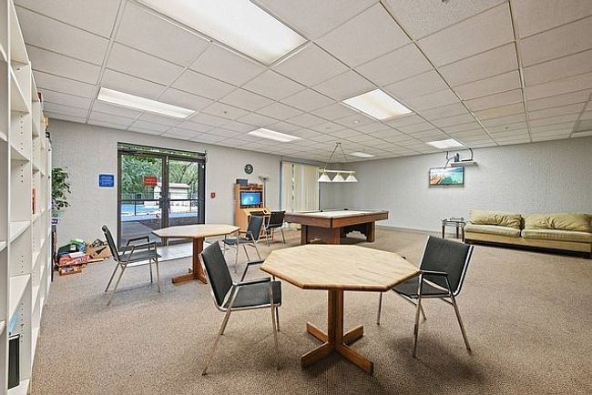 UNIT-222 - 1 Renaissance Pl, Condo with 2 bedrooms, 2 bathrooms and 2 parking in Palatine IL | Image 24