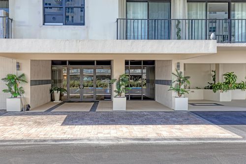 apt-203-3456 S Ocean Blvd, Palm Beach, FL, 33480-5941 | Card Image