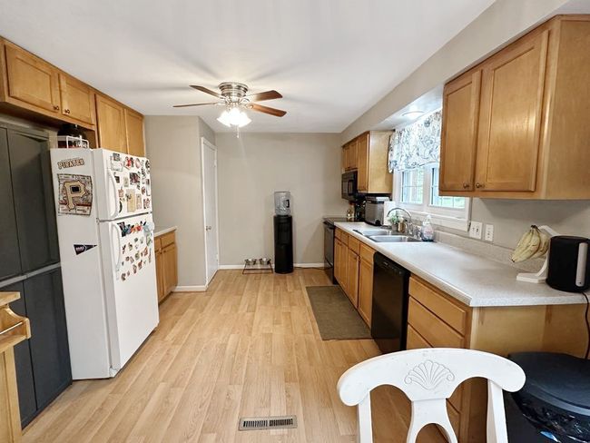 217 S Shady Ave, Condo with 3 bedrooms, 1 bathrooms and 1 parking in Houston PA | Image 7