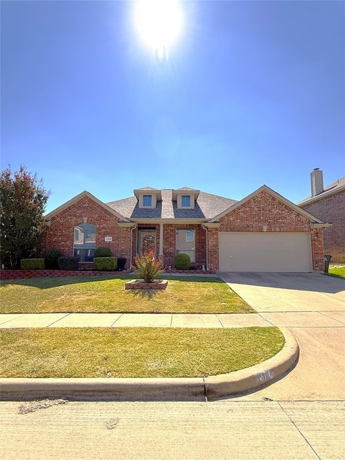 1308 Webb Ferrell Rd S, Arlington, TX, 76002-4573 | Card Image