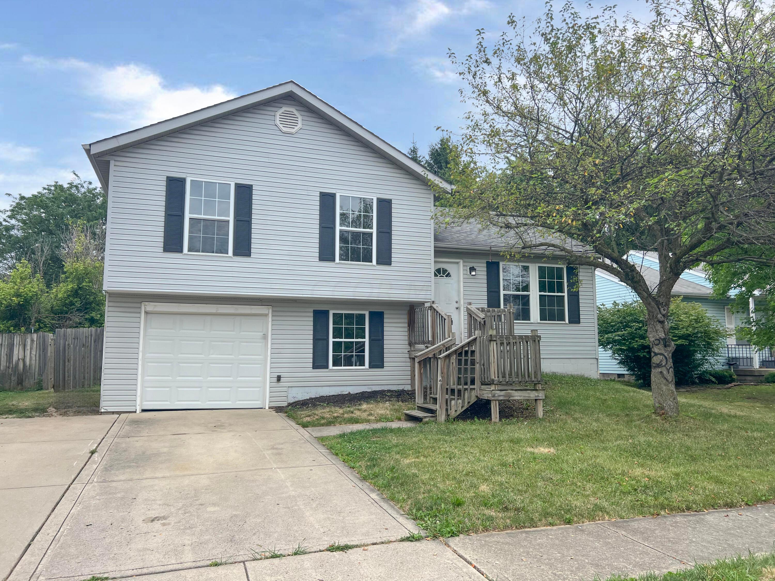 Esther Dr, Columbus, OH 43207