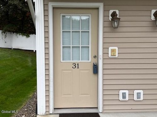 31-2000 Curry Rd, Schenectady, NY, 12303-4115 | Card Image