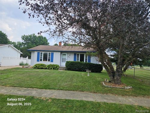 301 Leaver St, Vernon, MI, 48476-9165 | Card Image