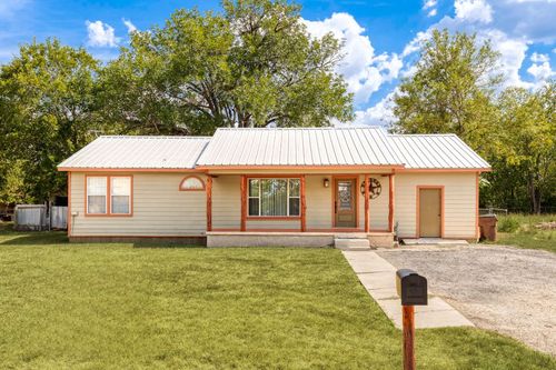 924 W Live Oak St, Lockhart, TX, 78644-2546 | Card Image