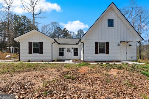 582 W Grantville Rd, Grantville, GA, 30220-1697 | Card Image