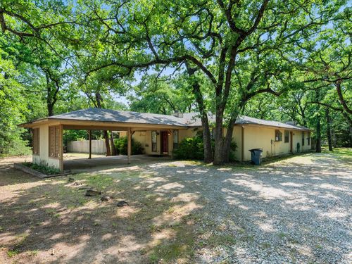 217 Colt Drive, Gainesville, TX, 76240 | Card Image