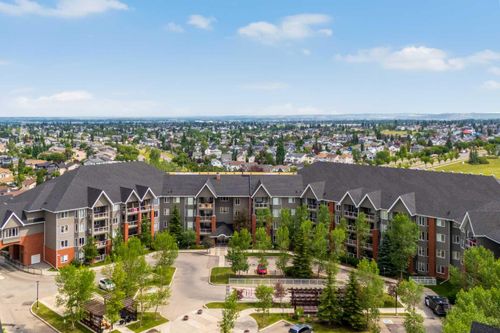 225-15 Everstone Dr Sw, Calgary, AB, T2Y5B5 | Card Image