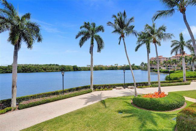 401 - 13627 Deering Bay Dr, Condo with 3 bedrooms, 3 bathrooms and null parking in Coral Gables FL | Image 48