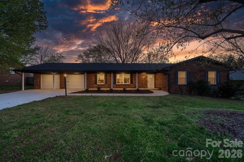 715 Sunridge Dr, Lincolnton, NC, 28092-4081 | Card Image