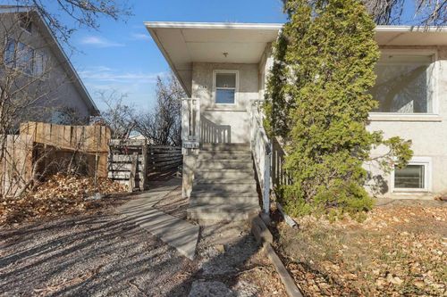 {{alt}} | Card Image