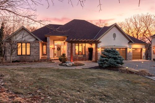 7811 128th St W, Apple Valley, MN, 55124-6280 | Card Image