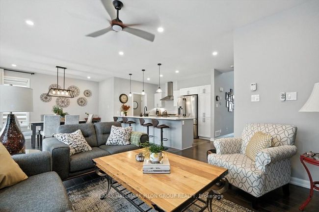 1142 Diamond St, House other with 3 bedrooms, 3 bathrooms and 2 parking in Rockland ON | Image 8