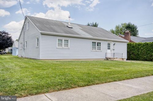 140 N Prince St, PALMYRA, PA, 17078-1921 | Card Image
