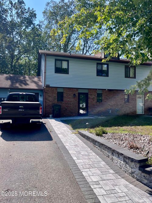 6 Stork Ln, Howell, NJ, 07731-2042 | Card Image