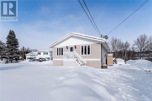5744 Gagnon St, Azilda, ON, P0M1B0 | Card Image