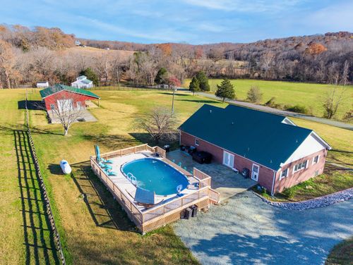 1910 Cedar Creek Rd, Vanleer, TN, 37181-5107 | Card Image