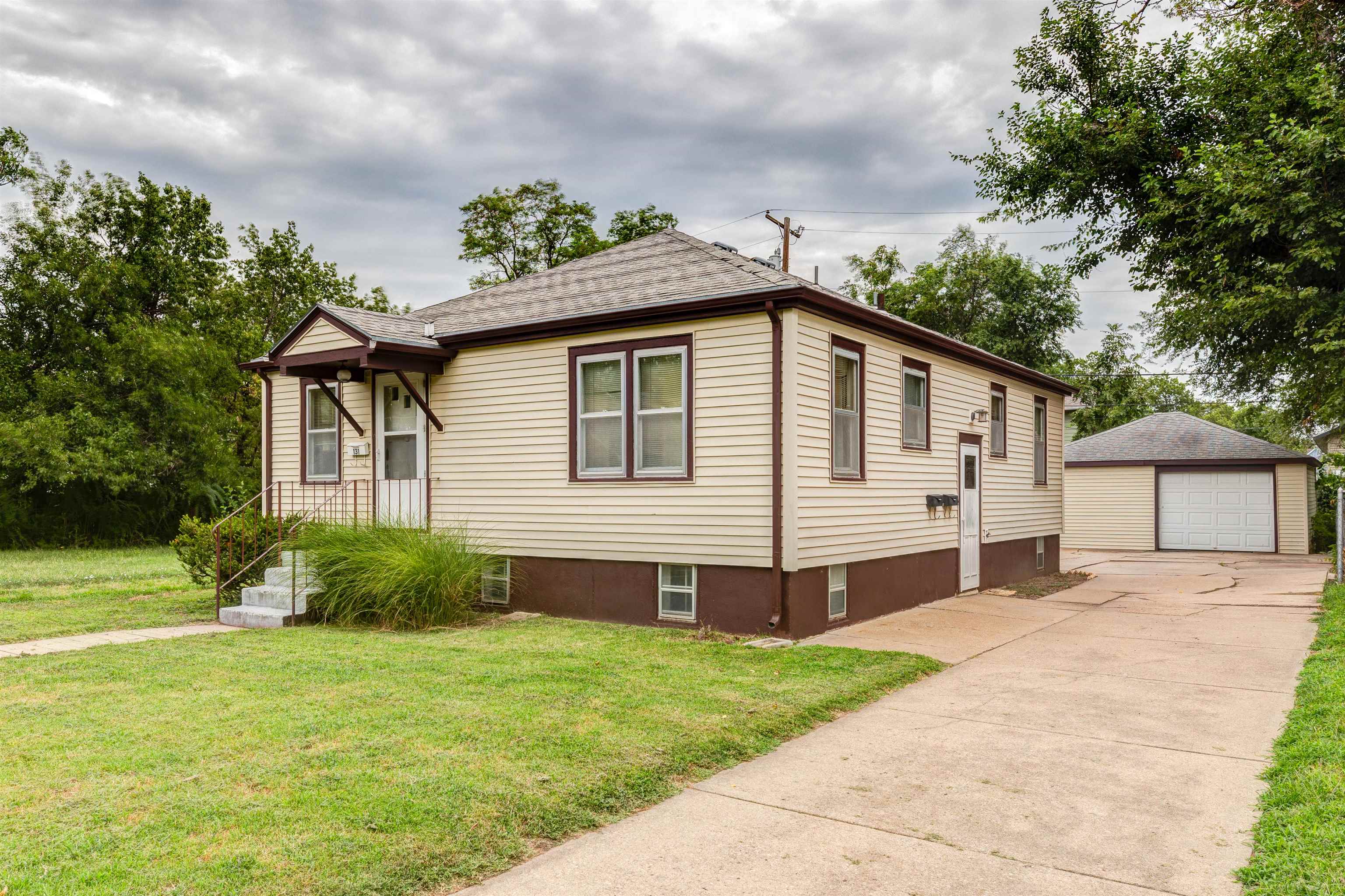 Residential in Salina 3