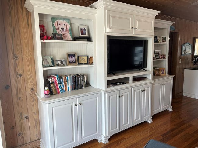 Detailed view of wood finished floors | Image 5