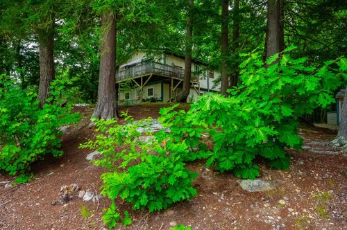 18 Dulko Cir, Sanbornville, NH, 03872-4310 | Card Image