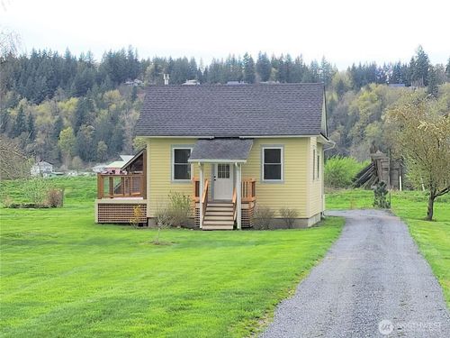 1615 Norman Rd, Stanwood, WA, 98292-9216 | Card Image
