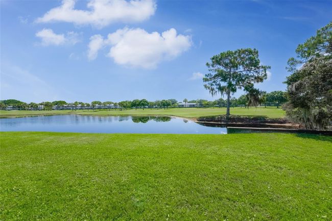 7640 - 5933 Clubside Dr, Condo with 2 bedrooms, 2 bathrooms and null parking in SARASOTA FL | Image 42