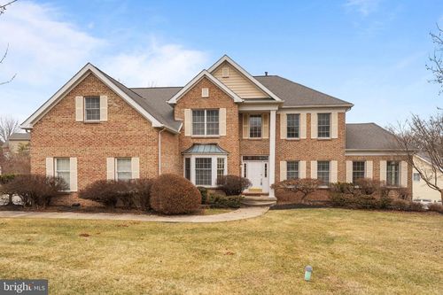 325 Shelbourne Ln, PHOENIXVILLE, PA, 19460-5743 | Card Image