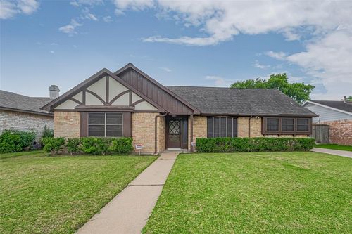 10518 Huntington Dale Dr, Houston, TX, 77099-3710 | Card Image