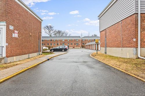 2-67-11 Bell Blvd, Bayside, NY, 11364-2525 | Card Image