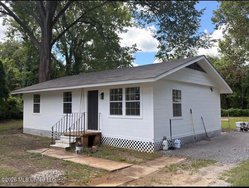 104 Circle Drive, Ridgecrest, LA, 71334 | Card Image