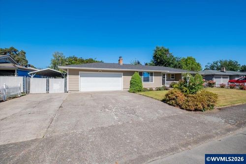 215 46th Ave Se, Salem, OR, 97317-5504 | Card Image