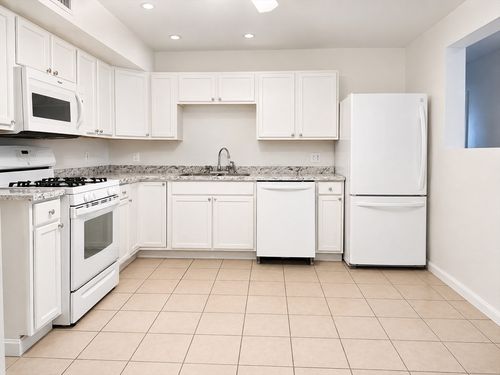 3-526 3rd St, Fall River, MA, 02721-1984 | Card Image