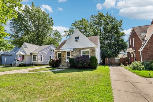 8223 Manorford Dr, Parma, OH, 44129-5306 | Card Image