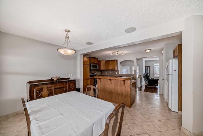 163 Eversyde Circle Sw, Home with 4 bedrooms, 2 bathrooms and 2 parking in Calgary AB | Image 13