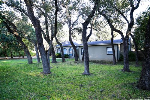 208 Winston Ln, Castle Hills, TX, 78213-1829 | Card Image