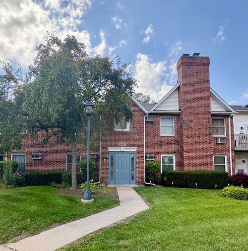 apt-2b-1305 Cunat Ct, Lake In The Hills, IL, 60156-5248 | Card Image