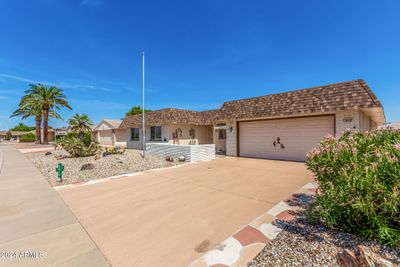 Decorative driveway edging enhances curb appeal! | Image 3