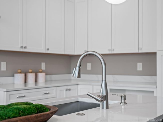 Kitchen | Image 12