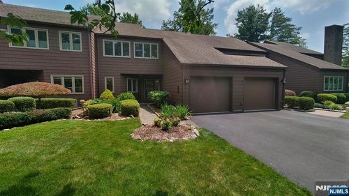5 S Bayard Ln, Mahwah, NJ, 07430-2238 | Card Image