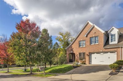 101 Redmond Ct, Townhouse with 4 bedrooms, 2 bathrooms and 2 parking in Cranberry Twp PA | Image 2