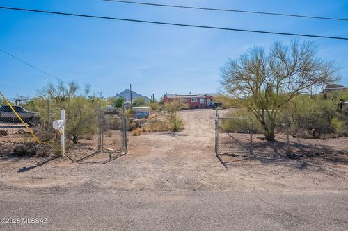 2614 S Thrasher Ave, Tucson, AZ, 85713-3008 | Card Image