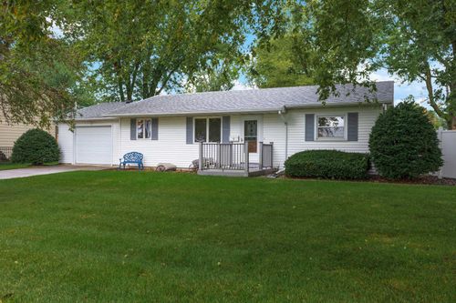 6 Meadowview St, Saunemin, IL, 61769-7506 | Card Image