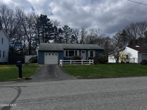 13 Richards Dr, Colonie, NY, 12205-4922 | Card Image