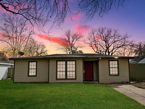 1533 2nd Ave N, Texas City, TX, 77590-7319 | Card Image
