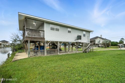 11155 New York St, Bay Saint Louis, MS, 39520-7082 | Card Image